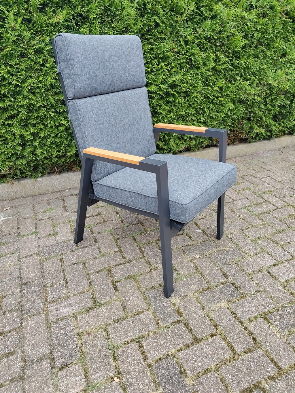 Milano verstelbare stoel - Grijs met teak armleuning