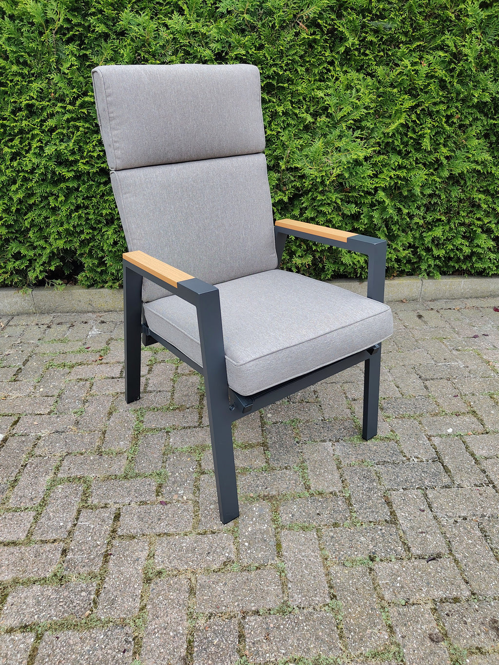 Milano verstelbare stoel - Taupe met teak Armleuning