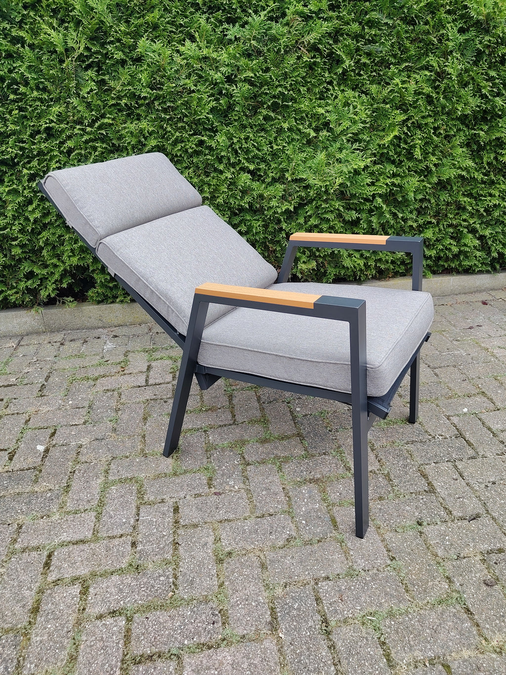 Milano verstelbare stoel - Taupe met teak Armleuning