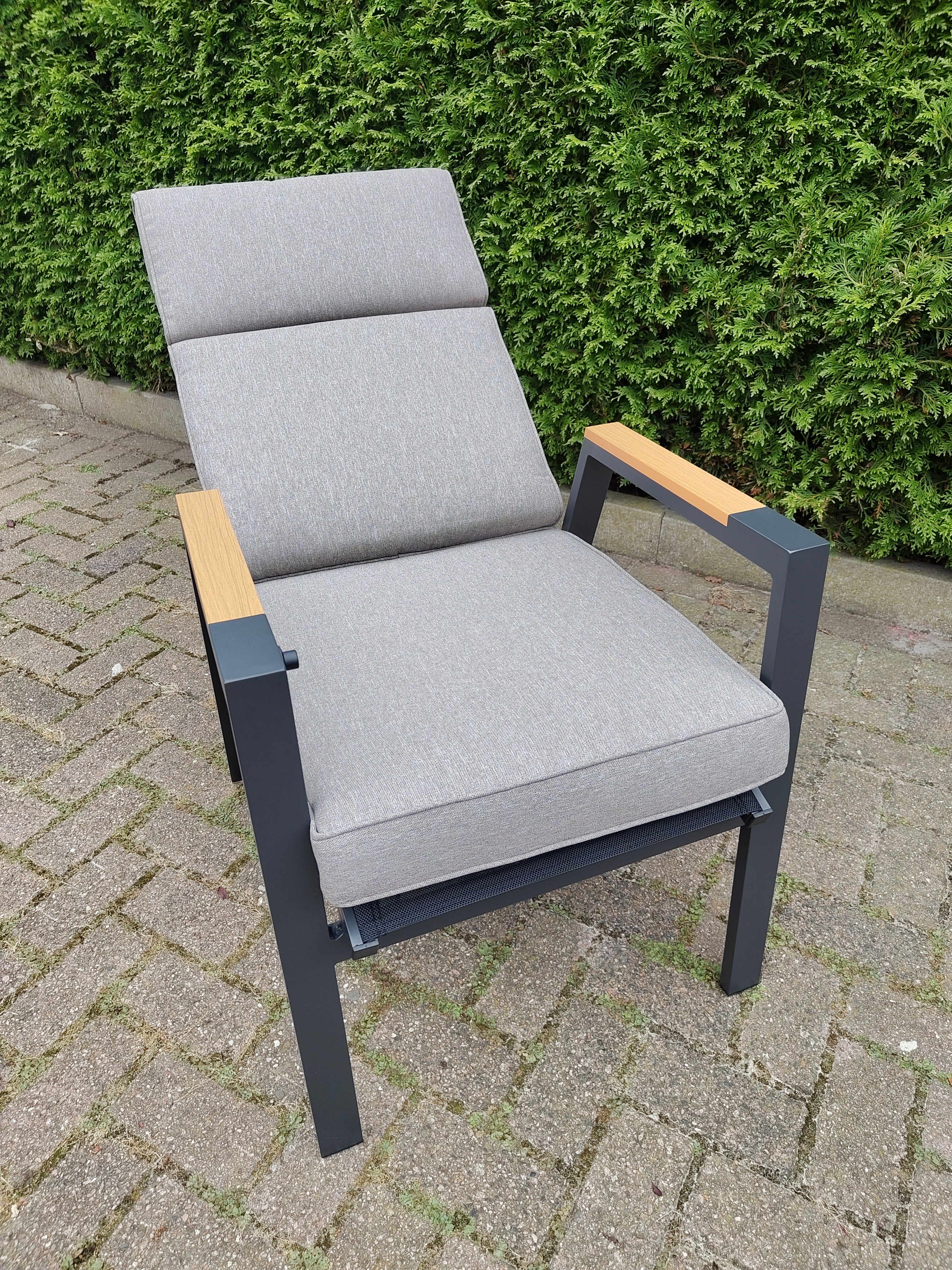 Milano verstelbare stoel - Taupe met teak Armleuning