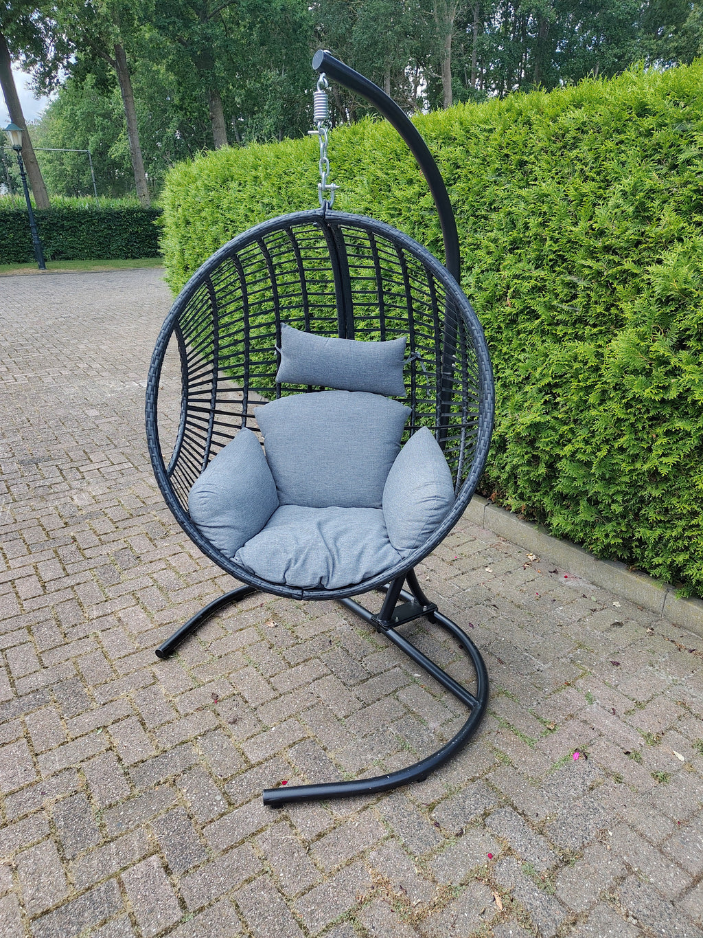 Dusty hangstoel relax black
