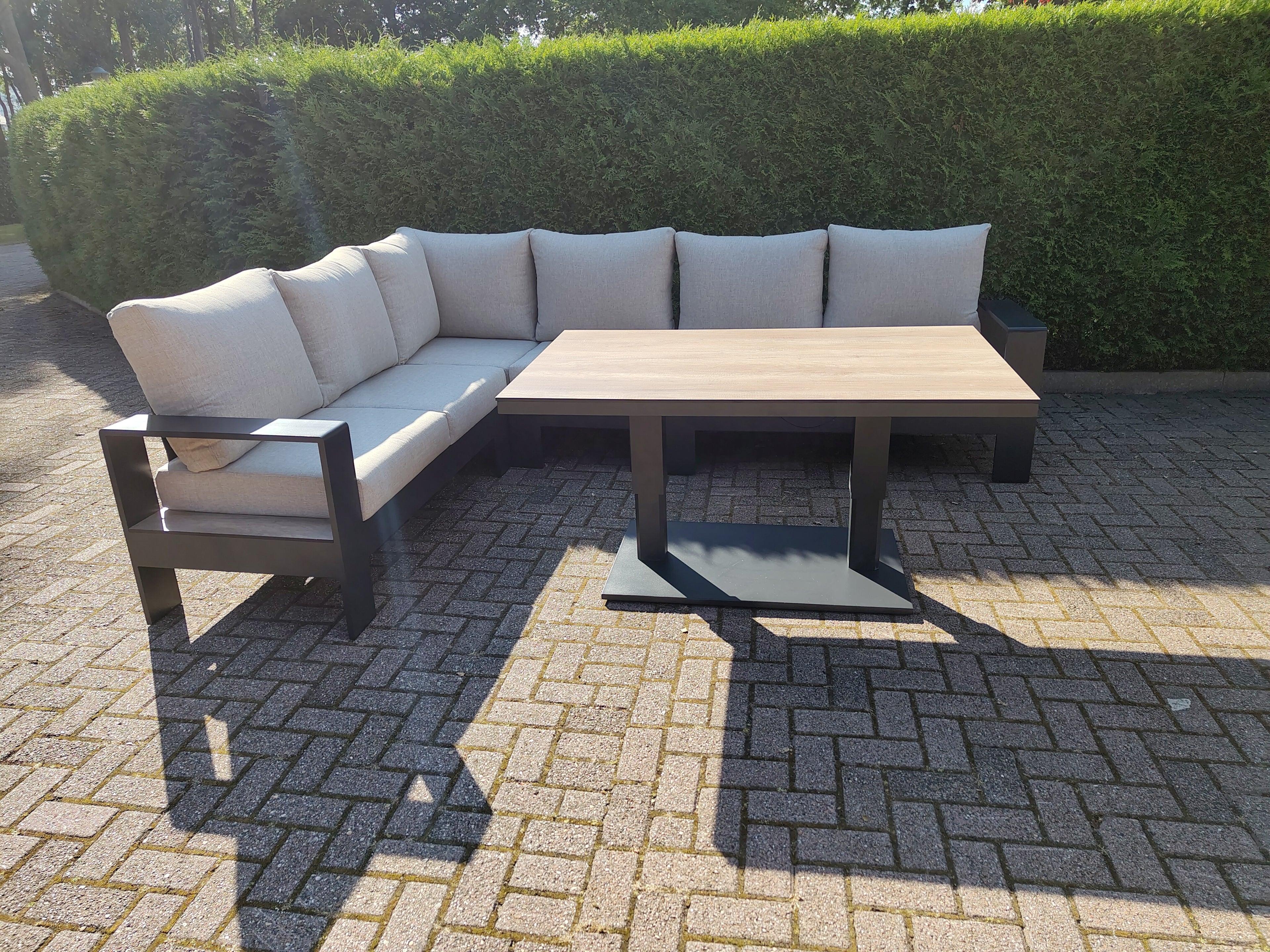 Castello Cornerset Beige met HPL Lift Tafel