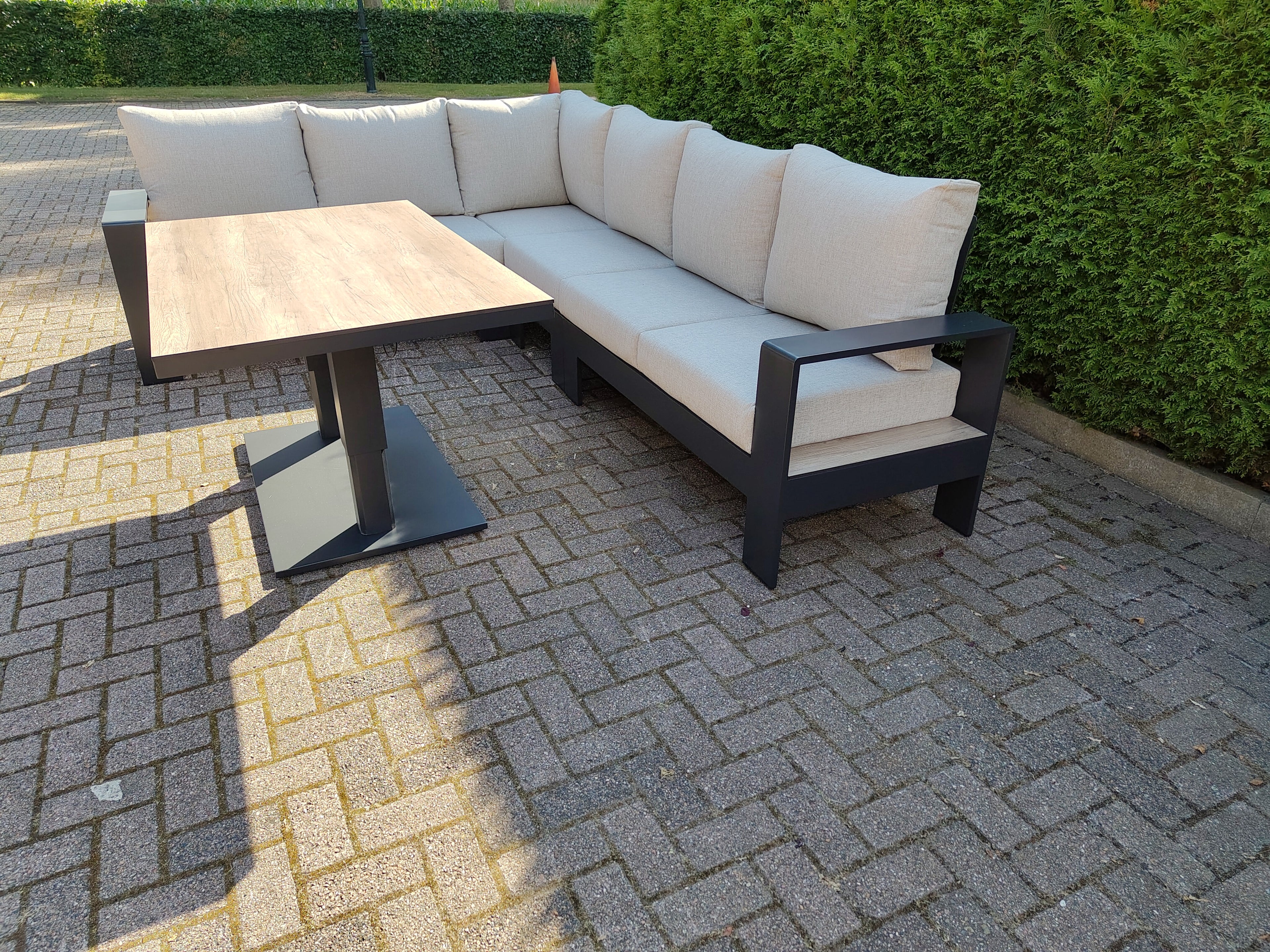 Castello Cornerset Beige met HPL Lift Tafel