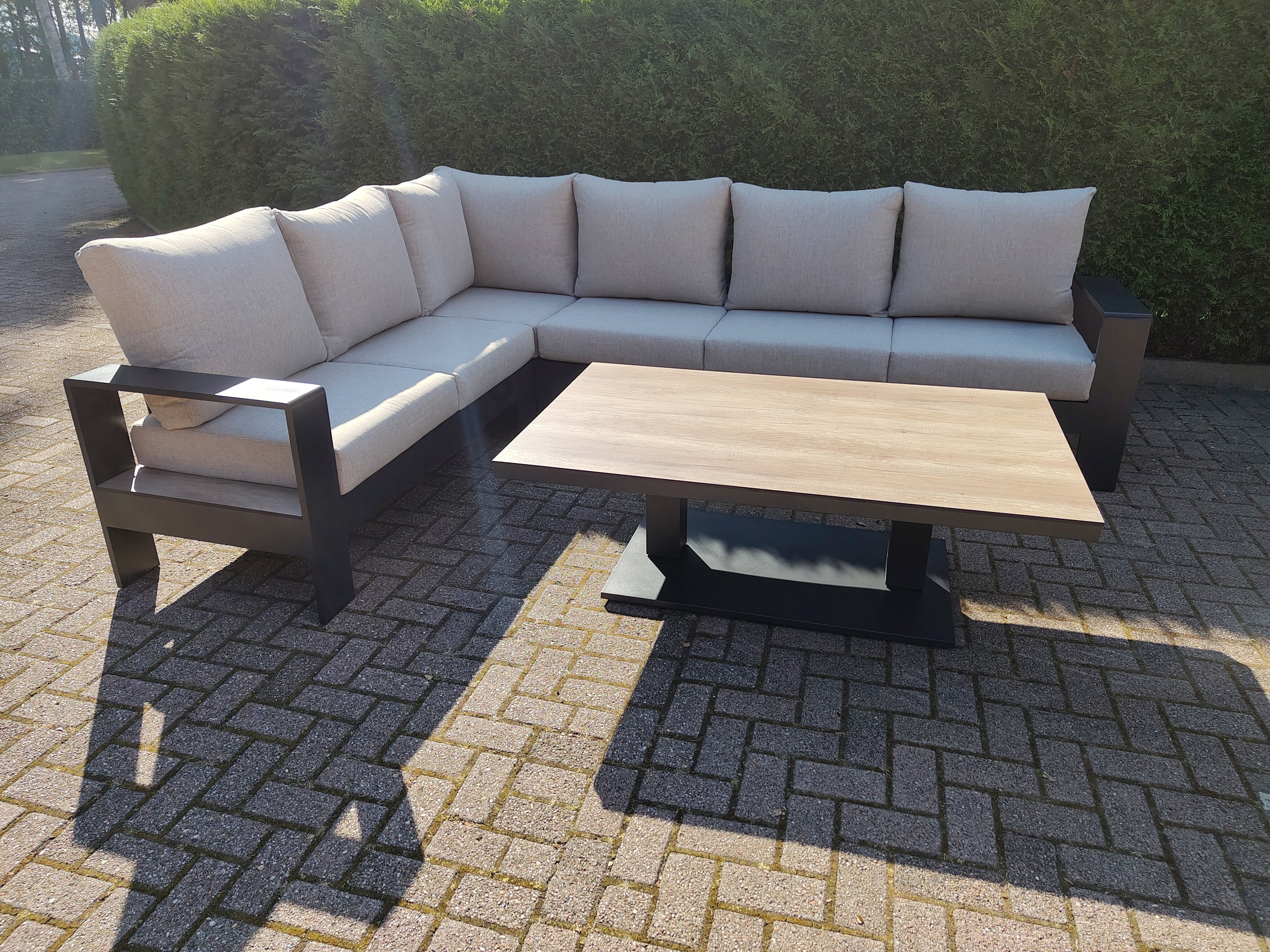 Castello Cornerset Beige met HPL Lift Tafel