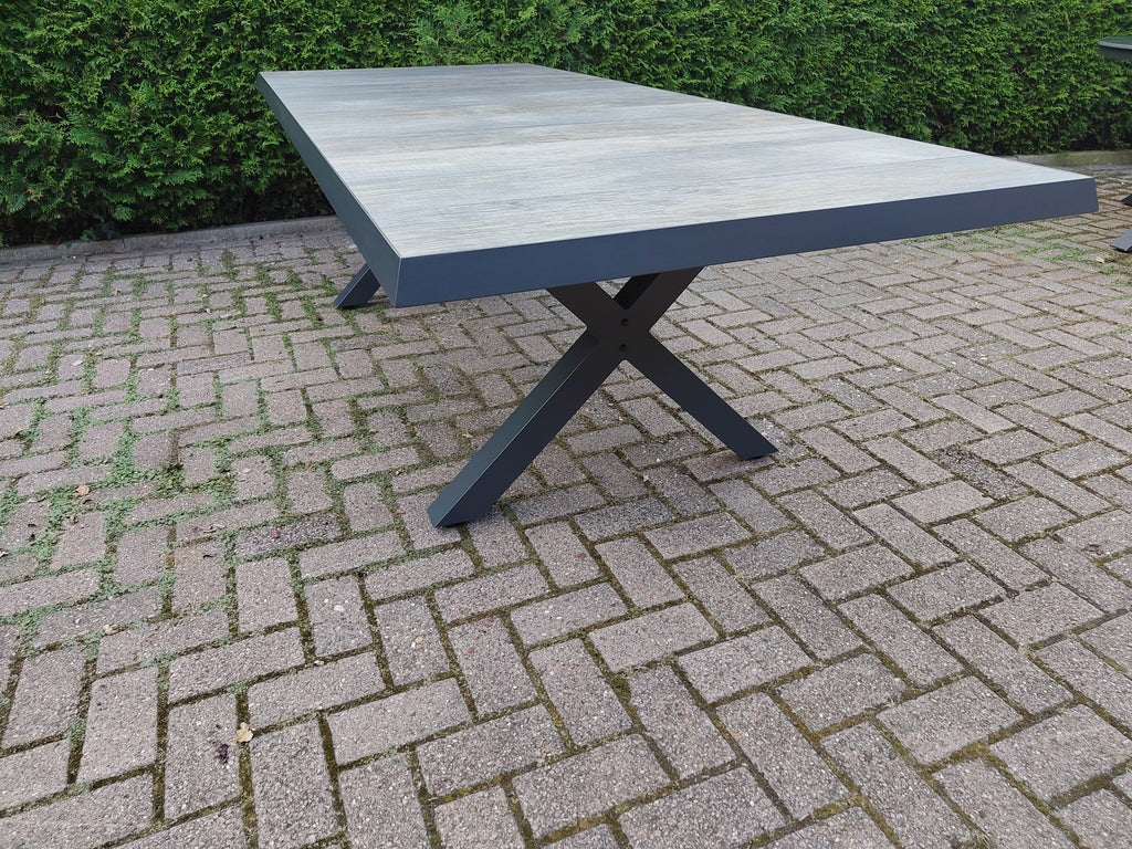 Tafel Castilla Negro Met Kruispoot 243x103cm