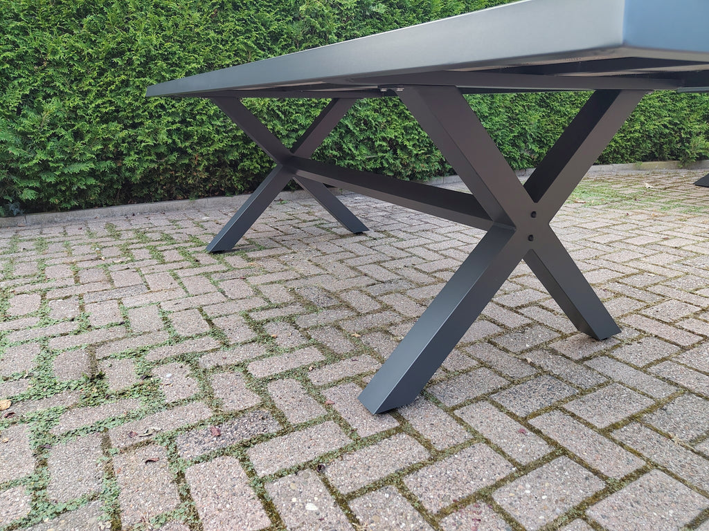 Tafel Castilla Negro Met Kruispoot 243x103cm
