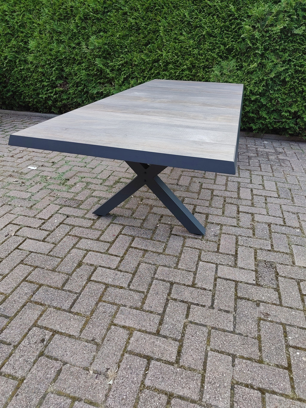 Tafel Castilla Negro Met Kruispoot 243x103cm