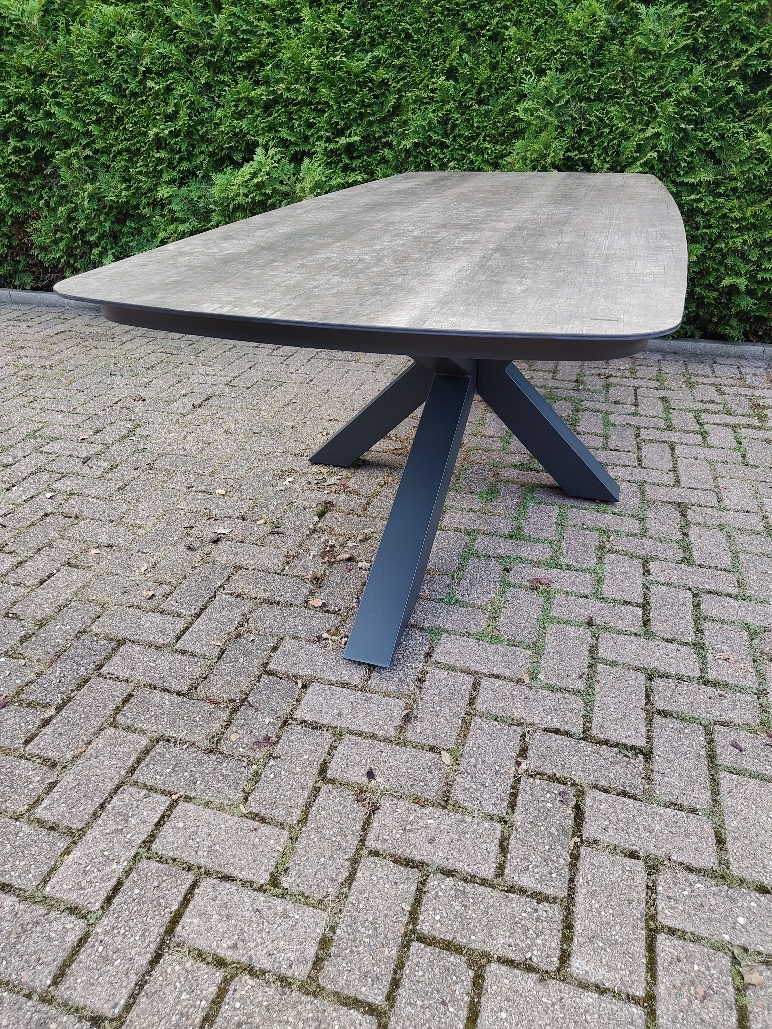 Donna Ovalen Tafel Taupe 220 x 100 CM