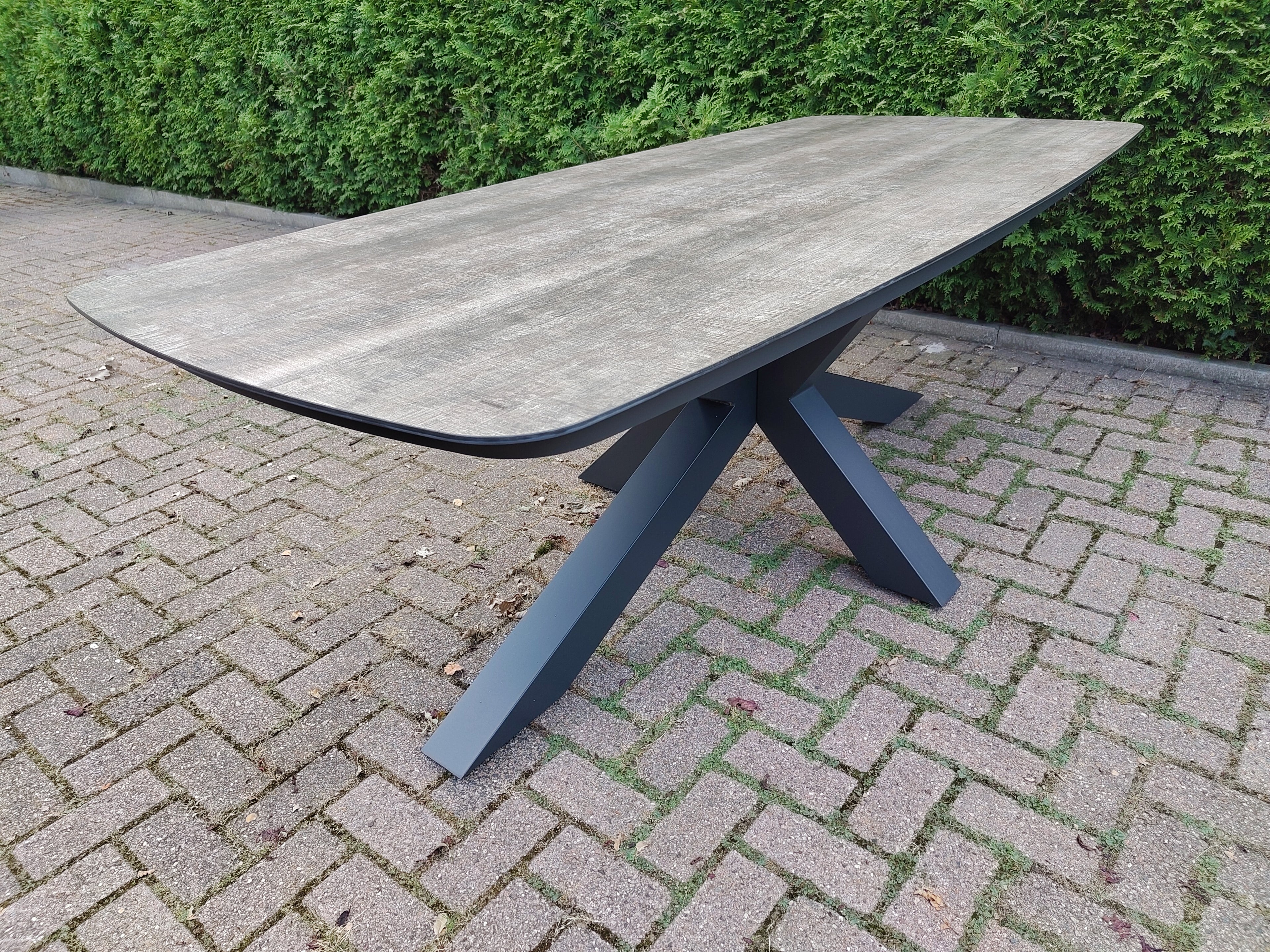 Donna Ovalen Tafel Taupe 220 x 100 CM